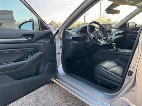 Used 2023 Nissan Altima 2.5 SL image 11