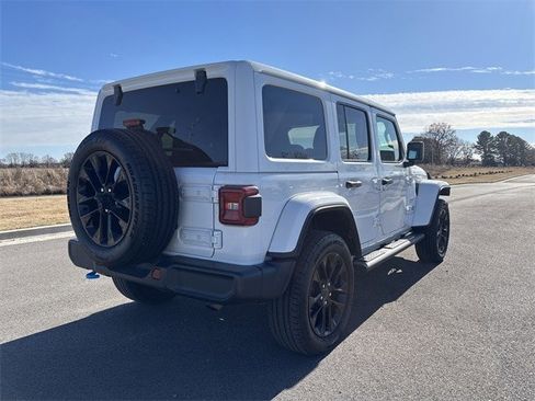 Used 2024 Jeep Wrangler Unlimited Sahara image 5