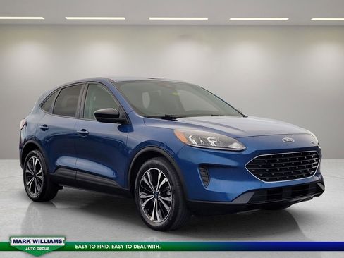 Used 2022 Ford Escape SE w/ SE Sport Appearance Package image 1