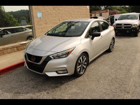 Used 2020 Nissan Versa SR FWD image 3