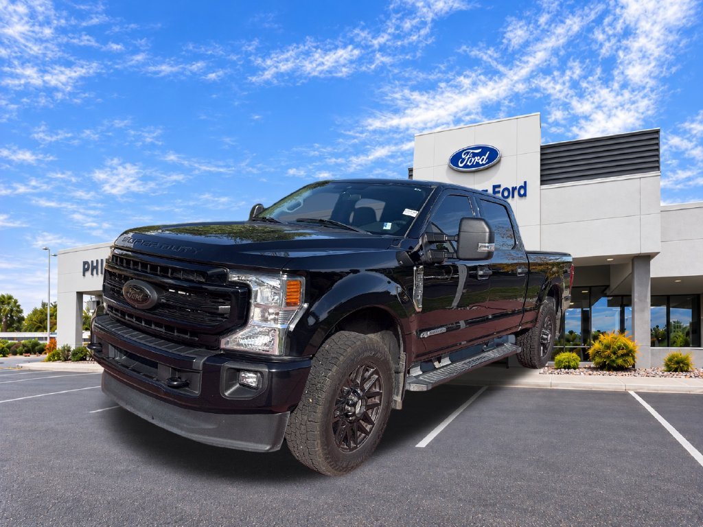 Used 2022 Ford F250 XLT w/ Black Appearance Package AWD/4WD image 4
