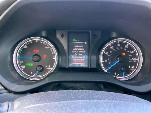 Used 2021 Toyota Venza LE image 26