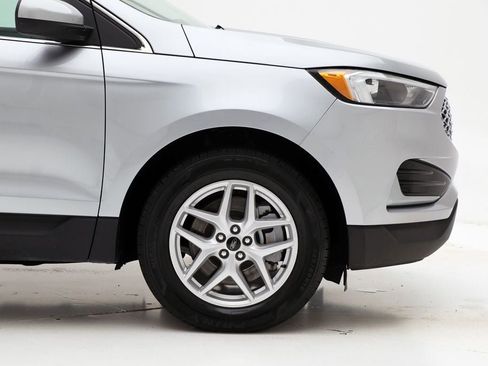 Used 2024 Ford Edge SEL image 4