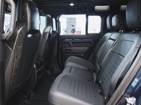 Used 2026 Land Rover Defender 110 OCTA AWD/4WD image 42