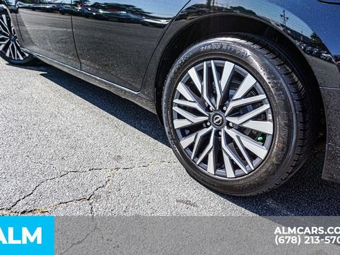 Used 2025 Nissan Altima 2.5 SV FWD image 15