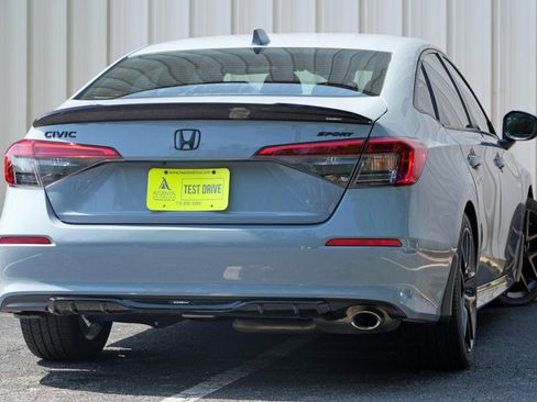 Used 2022 Honda Civic Sport image 4