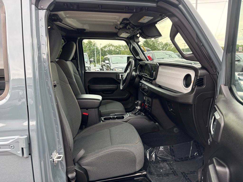 Certified 2025 Jeep Gladiator Sport AWD/4WD image 25