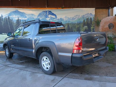 Used 2013 Toyota Tacoma 2WD Double Cab w/ Convenience Pkg image 4