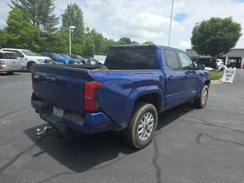 Used 2024 Toyota Tacoma SR5 AWD/4WD image 8
