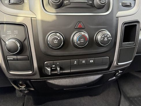 Used 2018 RAM 2500 Tradesman w/ Chrome Appearance Group image 23