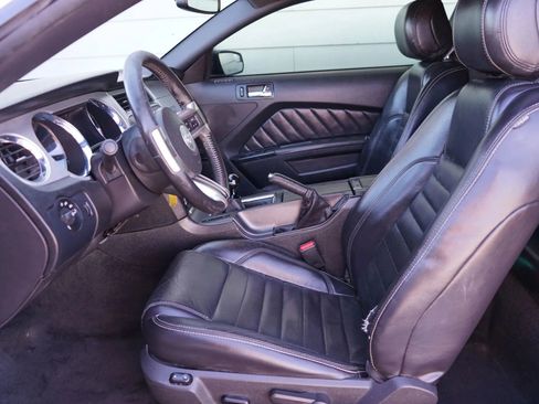 Used 2013 Ford Mustang GT Premium image 15