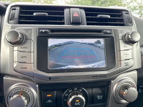 Used 2017 Toyota 4Runner SR5 AWD/4WD image 19