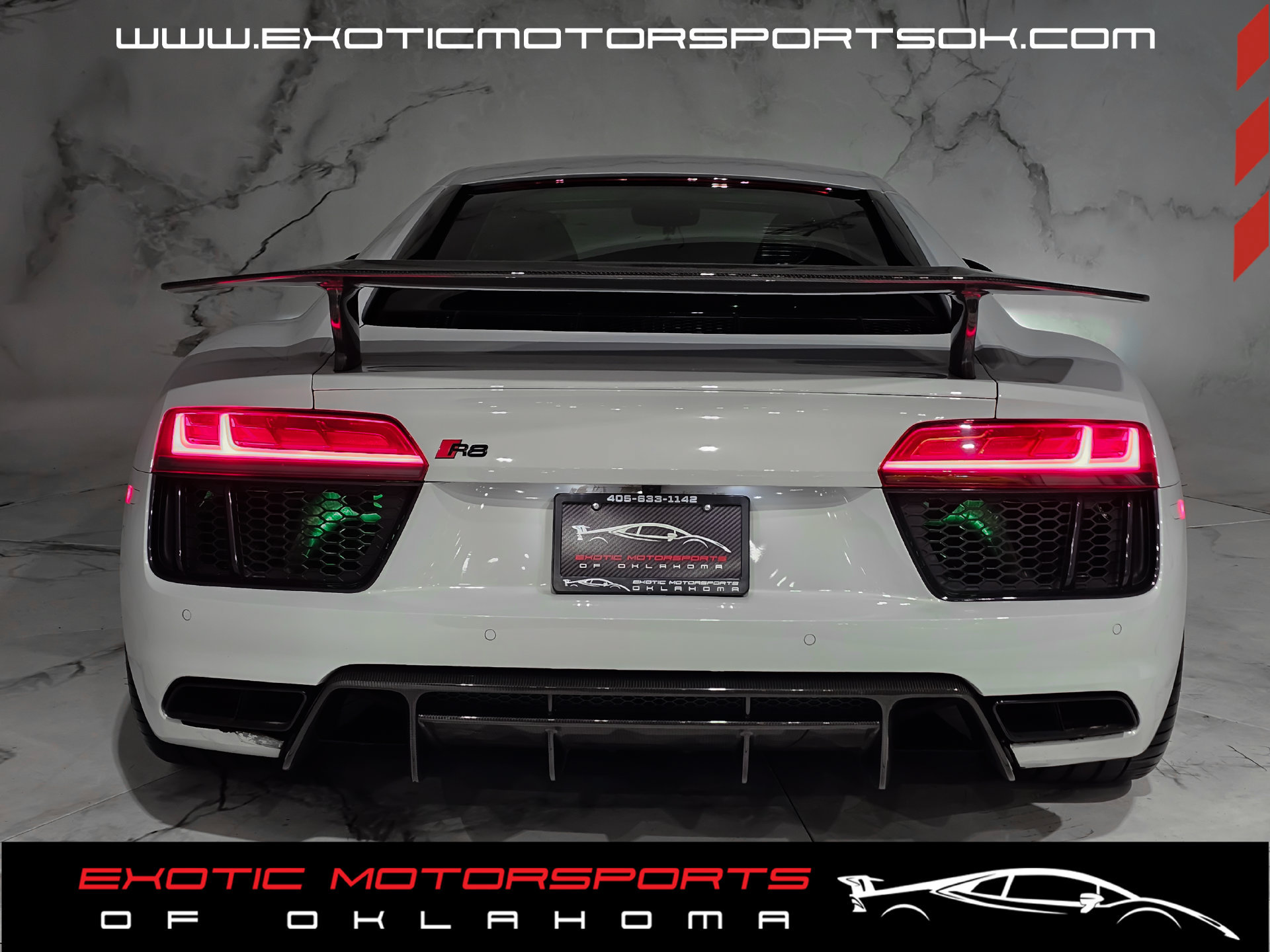 Used 2017 Audi R8 V10 w/ Carbon Exterior Package AWD/4WD image 6