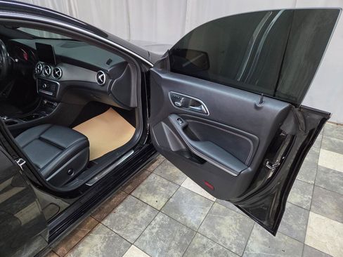 Used 2019 Mercedes-Benz CLA 250 4MATIC image 10