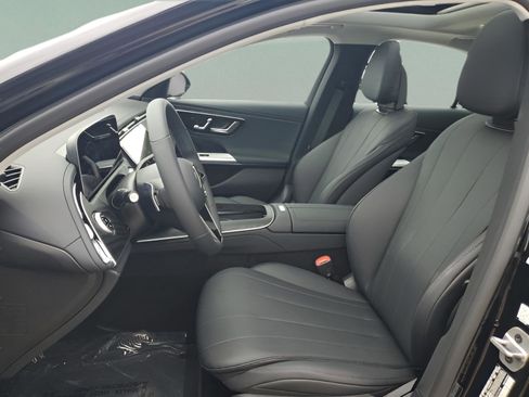 Used 2026 Mercedes-Benz E 350 Sedan image 19