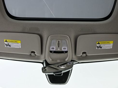 Certified 2025 Volvo XC40 B5 Plus image 17