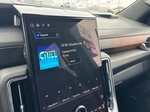 Certified 2025 GMC Yukon Denali image 38