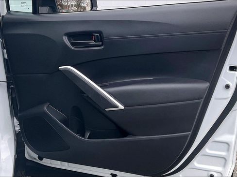 Used 2024 Toyota Corolla Cross LE image 28