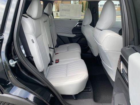 New 2025 Mitsubishi Outlander SEL image 26