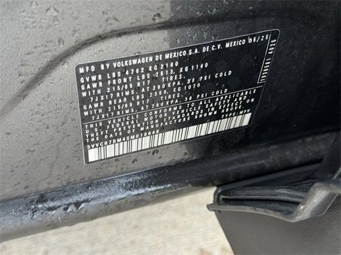 Used 2025 Volkswagen Tiguan S image 27