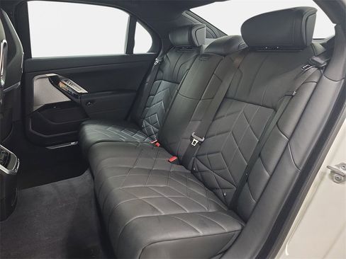 Used 2023 BMW i7 xDrive60 w/ Parking Assistance Package image 13