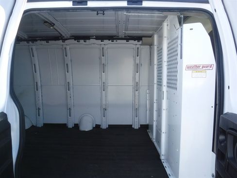 Used 2022 Chevrolet Express 2500 G2500 image 5