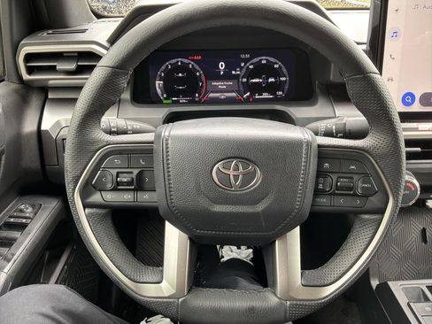 Used 2025 Toyota Tacoma TRD Off-Road AWD/4WD image 18