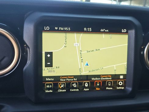 Used 2022 Jeep Wrangler Unlimited Rubicon w/ Xtreme Recon 35" Tire Package AWD/4WD image 19