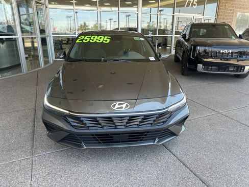Used 2024 Hyundai Elantra SEL w/ Convenience Package FWD image 1
