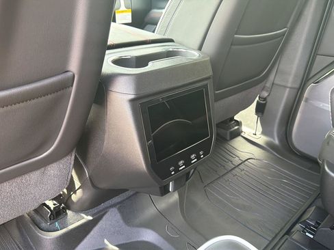 New 2026 GMC Yukon AT4 Ultimate w/ LPO, Floor Liner Package AWD/4WD image 13