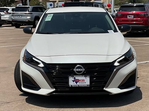 New 2026 Nissan Altima 2.5 SV FWD image 2