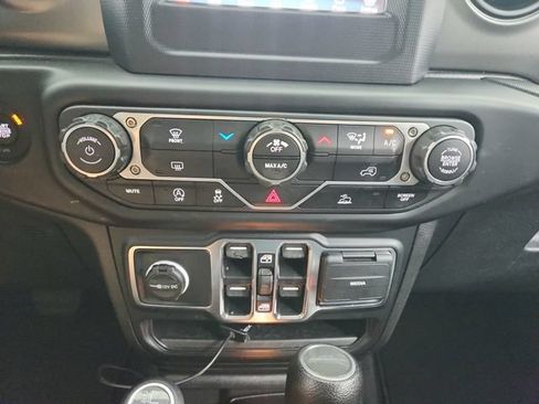 Used 2023 Jeep Gladiator Sport AWD/4WD image 28