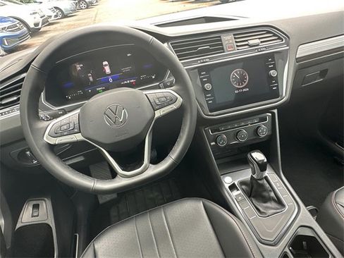 Used 2024 Volkswagen Tiguan Wolfsburg Edition image 31