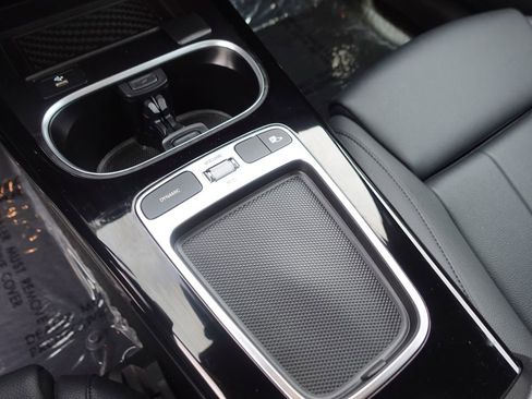 Used 2025 Mercedes-Benz CLA 250 image 17