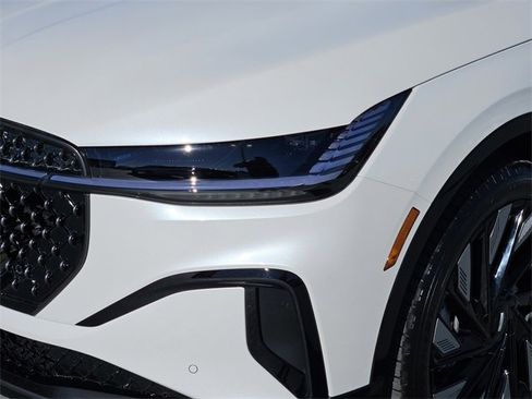 New 2026 Lincoln Nautilus Reserve w/ Jet Appearance Package image 8