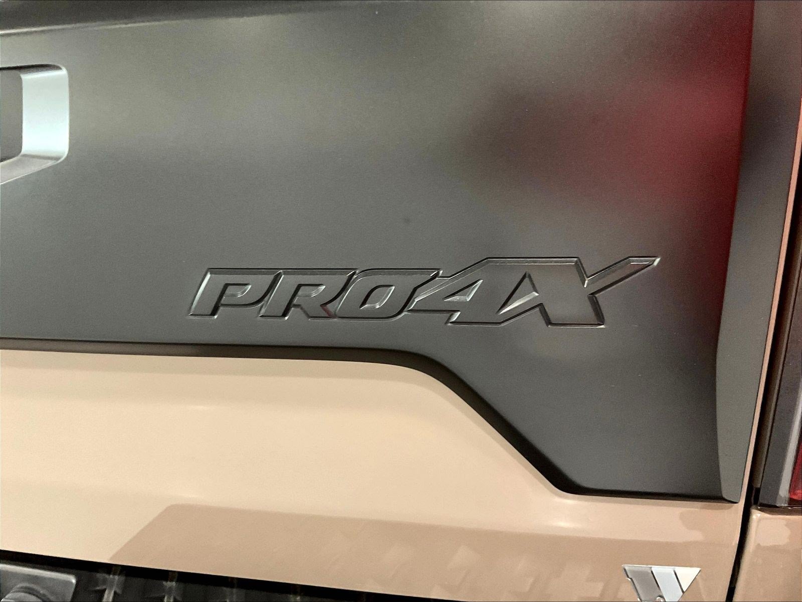 Used 2023 Nissan Titan PRO-4X w/ Pro-4x Utility Package AWD/4WD image 25