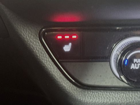 Certified 2025 Honda HR-V Sport image 19