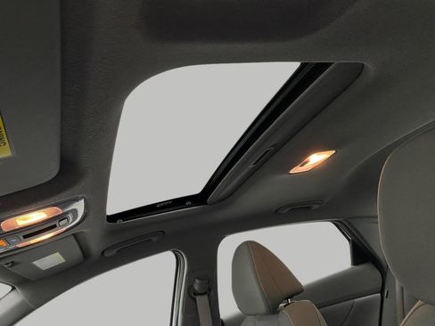 Certified 2025 Hyundai Elantra SEL FWD image 31