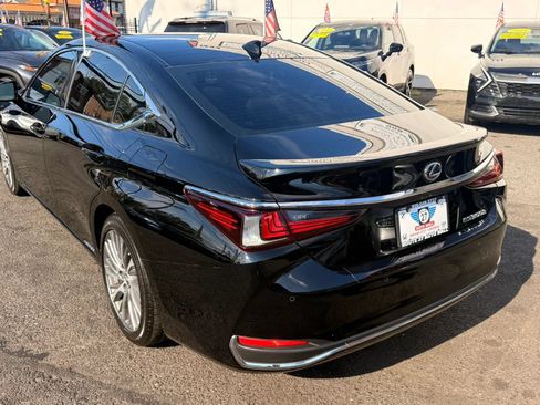 Used 2021 Lexus ES 300h w/ Premium Package FWD image 5