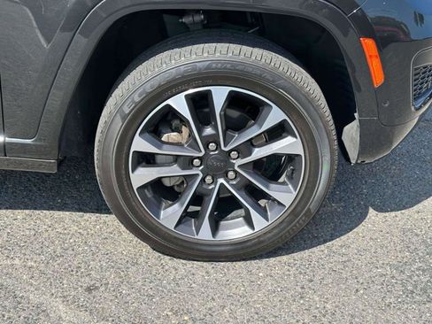 Used 2023 Jeep Grand Cherokee Overland w/ Luxury Tech Group IV image 7