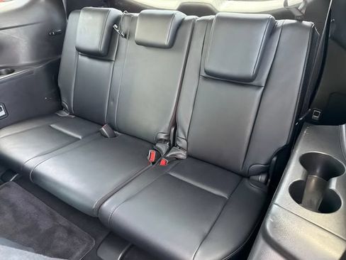 Used 2019 Toyota Highlander XLE AWD/4WD image 23