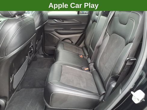 Used 2024 Jeep Grand Cherokee Altitude AWD/4WD image 15