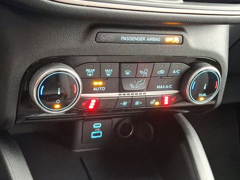 Used 2022 Ford Escape SE w/ Convenience Package image 19