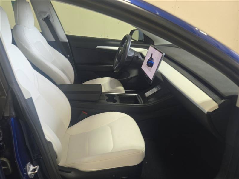 Used 2022 Tesla Model 3 Long Range AWD/4WD image 5