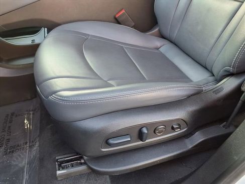 Used 2024 Buick Enclave Premium image 54