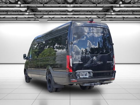 Used 2024 Mercedes-Benz Sprinter 3500 image 6