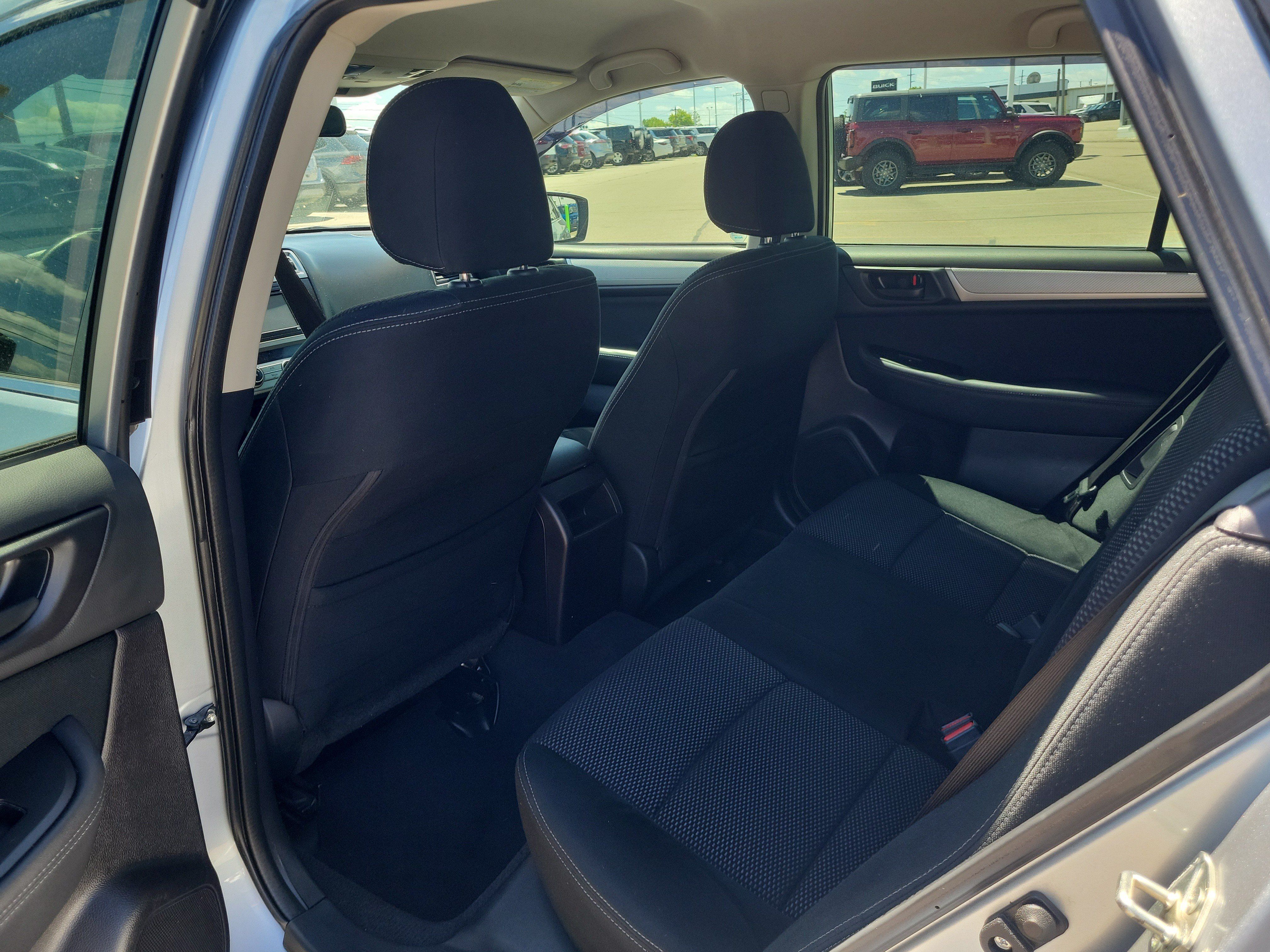 Used 2017 Subaru Outback 2.5i AWD/4WD image 11