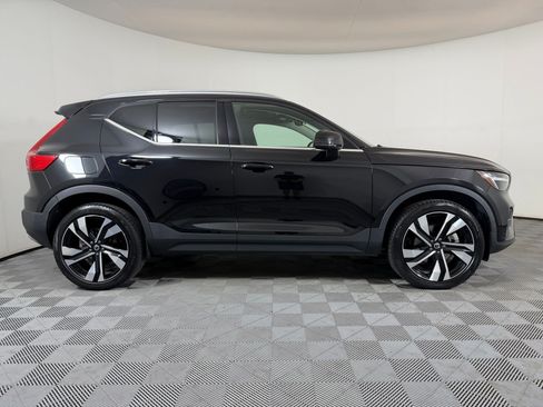 Used 2024 Volvo XC40 B5 Plus w/ Protection Package Premier AWD/4WD image 8