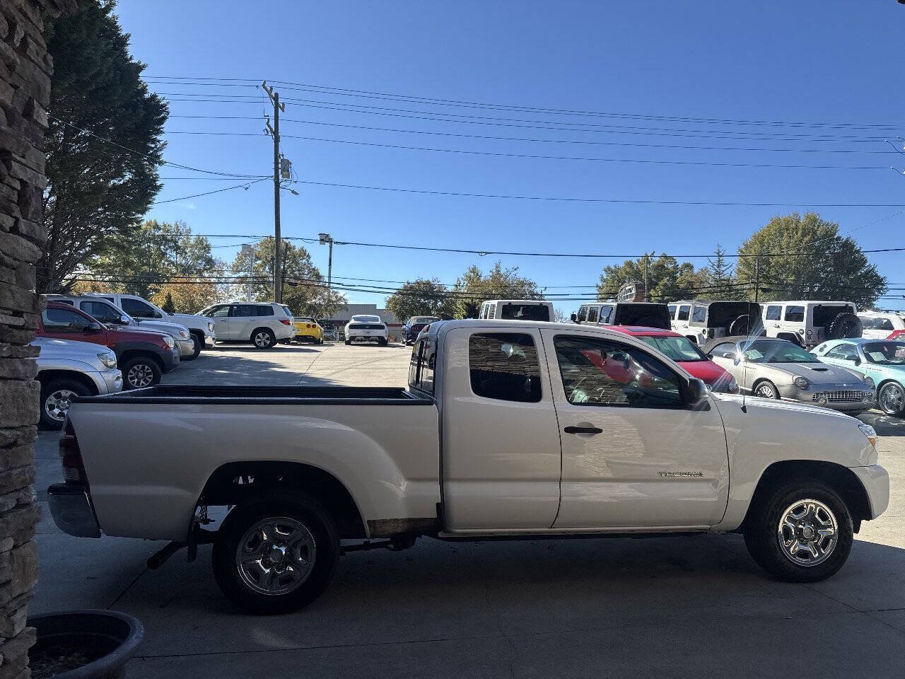 Used 2015 Toyota Tacoma 2WD Access Cab w/ SR5 Package image 6