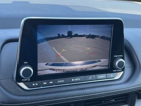 Used 2026 Nissan Rogue SV FWD image 15